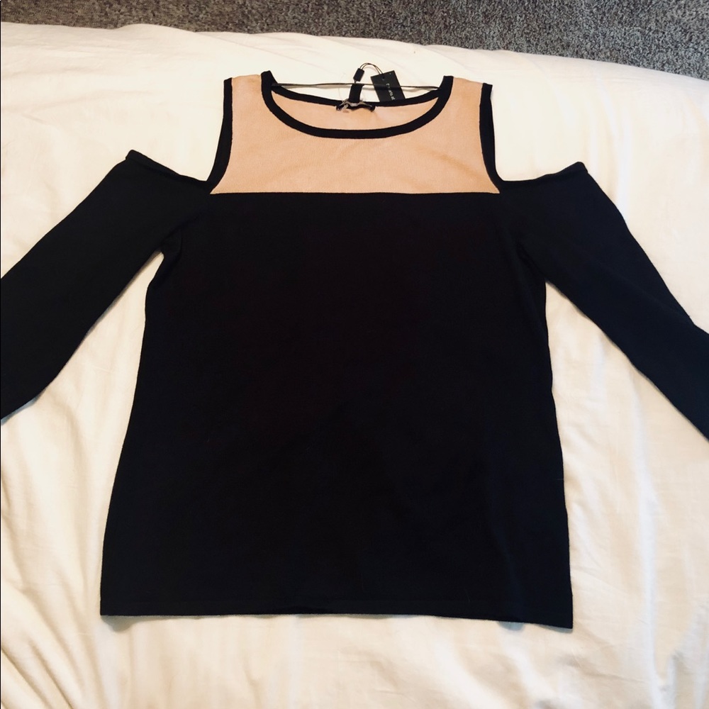 NWT Black and Gold Peep Shoulder Shirt